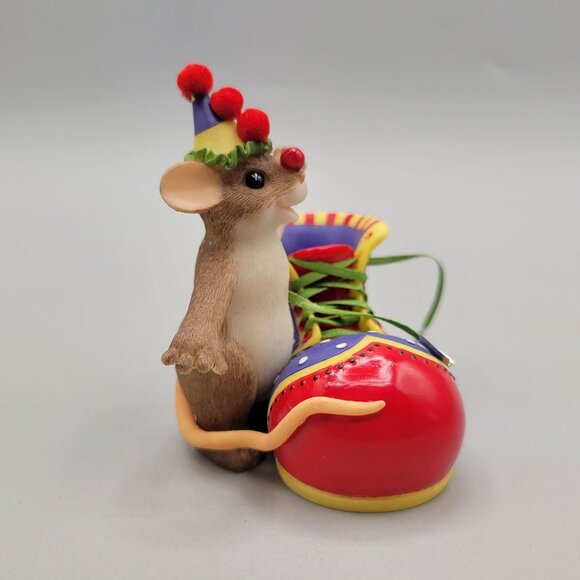Charming Tails "Laughter Is Good For The Sole" Figurine Mouse With Clown Shoe - Picture 7 of 8